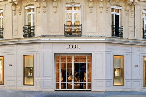 dior paris montaigne foto|dior montaigne 30 pouch.